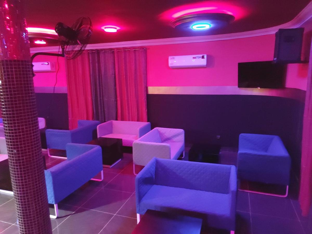 Royal Blue Guest House & Bar Lomé Exterior foto